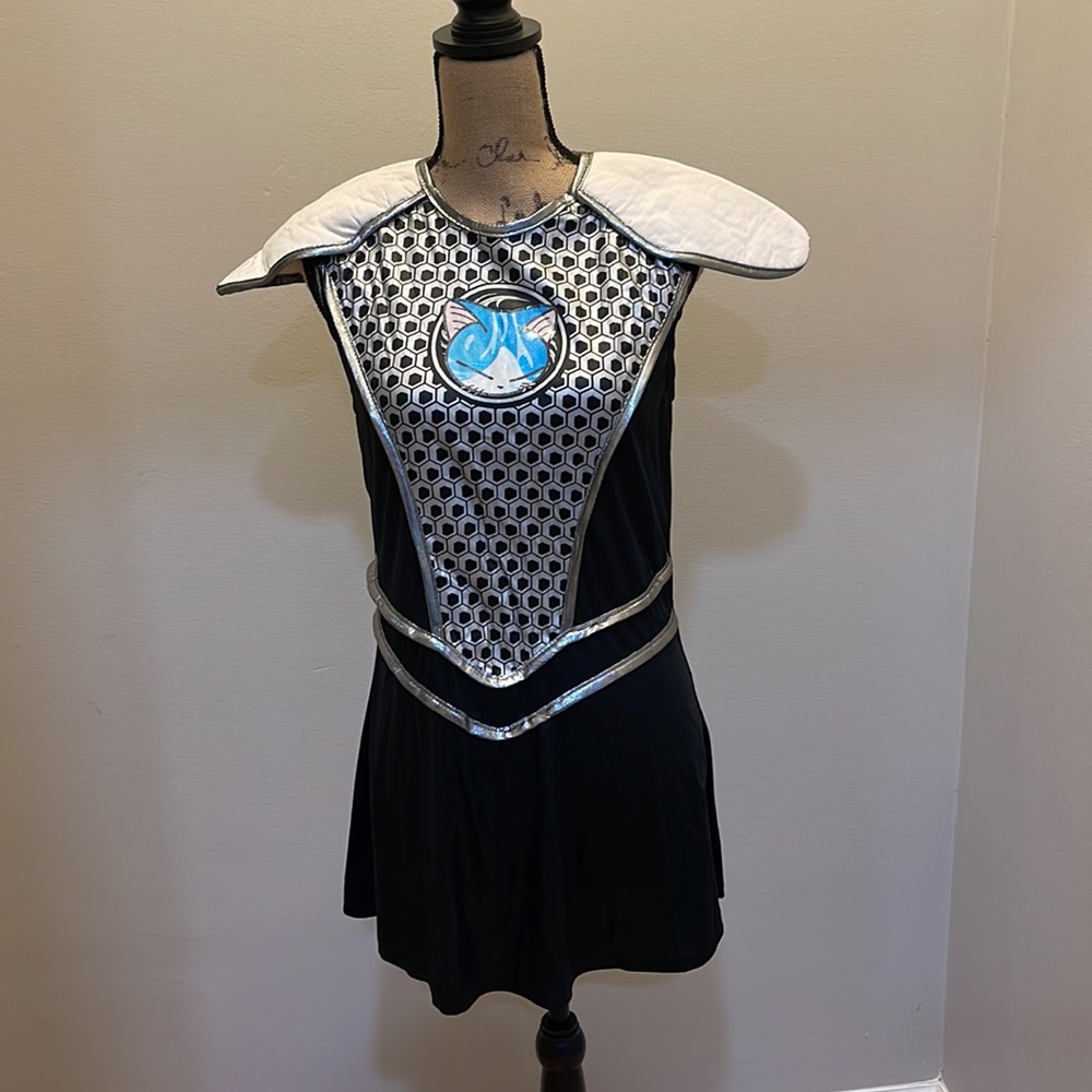 Costume: Futuristic Space Girl with Blue Wig - Picture 4 of 6